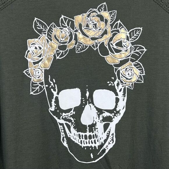 Jerry Leigh Long Sleeve Keyhole Skull Shirt - Picture 2 of 6